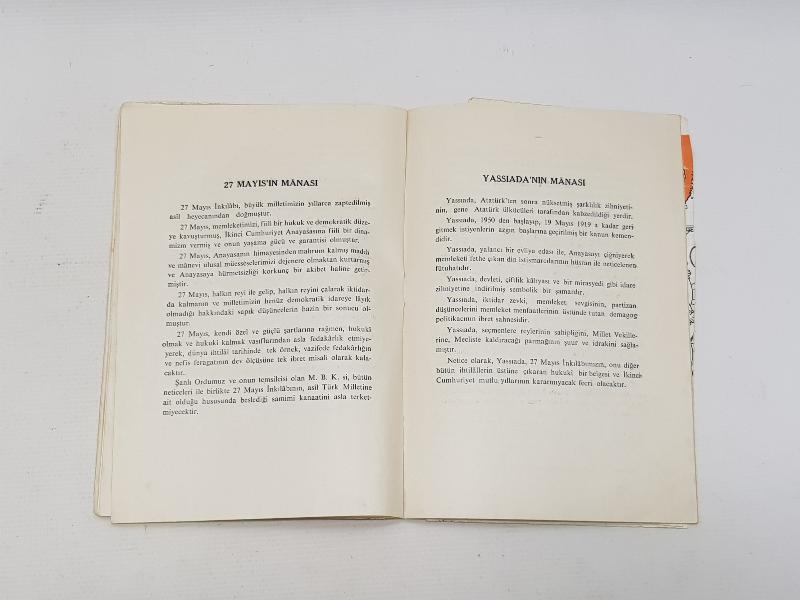 1960 DARBESİ TÜM EKLERİYLE BİRLİKTE YASSIADA BROŞÜRÜ