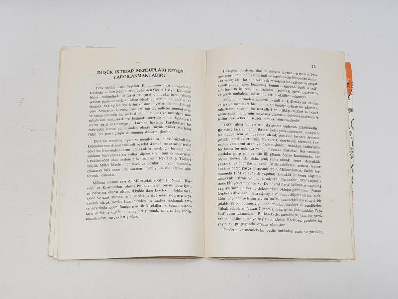 1960 DARBESİ TÜM EKLERİYLE BİRLİKTE YASSIADA BROŞÜRÜ
