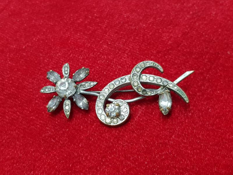 OSMANLI DÖNEMİ HİLALLİ VE VAV HARFLİ ÇİÇEK FORMLU BROŞ 