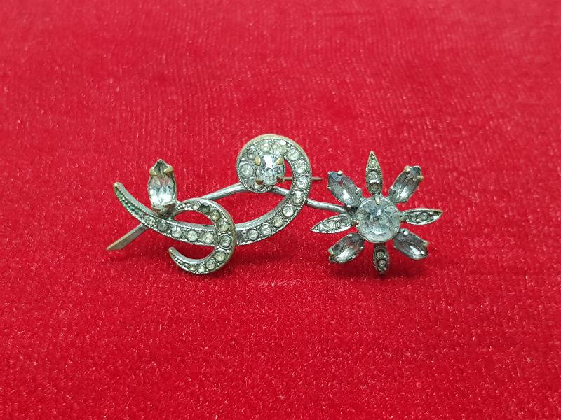 OSMANLI DÖNEMİ HİLALLİ VE VAV HARFLİ ÇİÇEK FORMLU BROŞ 