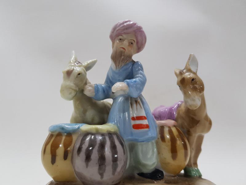 OSMANLI DÖNEMİ NASREDDİN HOCA TİPLEMESİ PORSELEN BİBLO