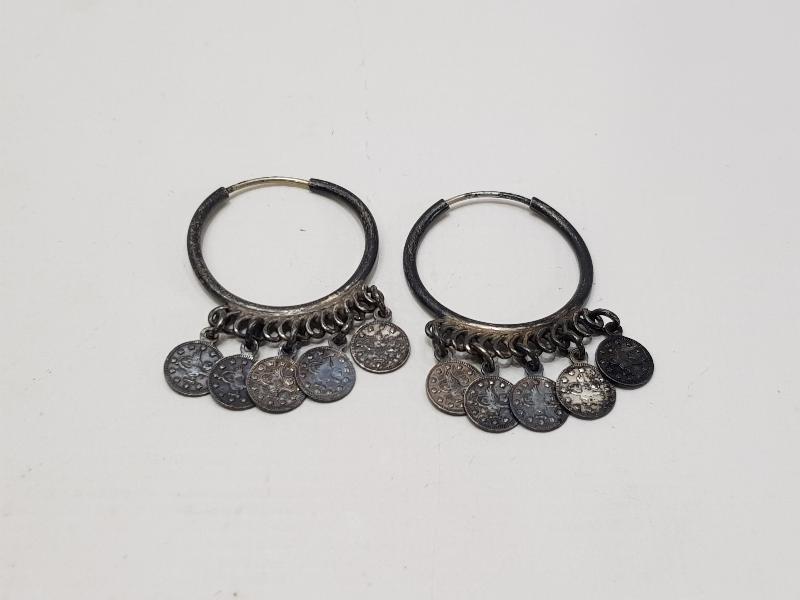 TUĞRALI BİR ÇİFT GÜMÜŞ KÜPE