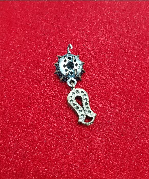 ZİRKON TAŞLARLA SÜSLÜ GÜMÜŞ KOLYE UCU