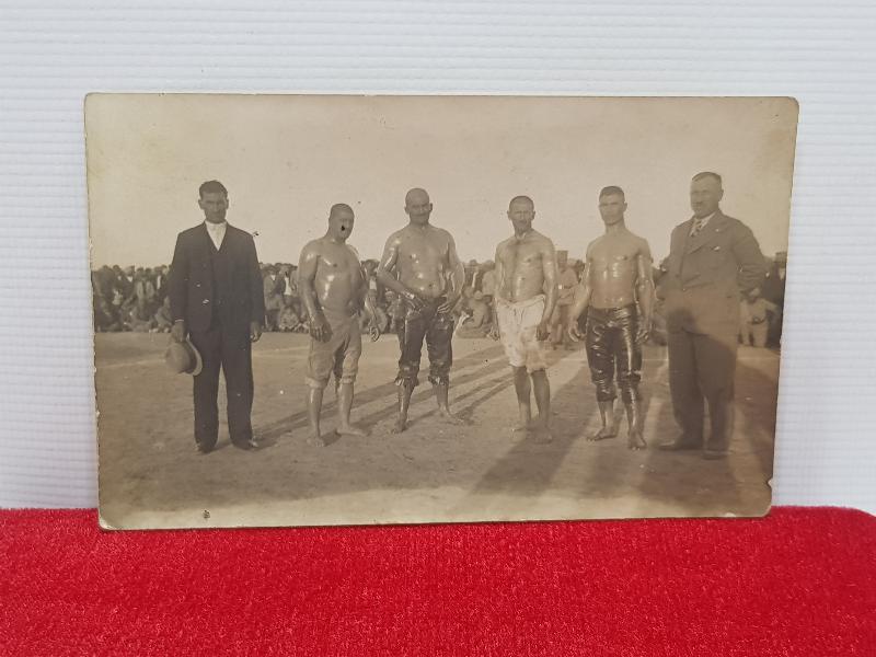 1930'LARDAN EDİRNE KIRKPINAR YAĞLI GÜREŞLERİ İKİ ADET FOTOĞRAF