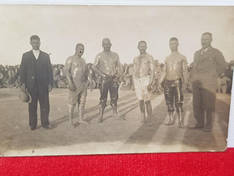 1930'LARDAN EDİRNE KIRKPINAR YAĞLI GÜREŞLERİ İKİ ADET FOTOĞRAF