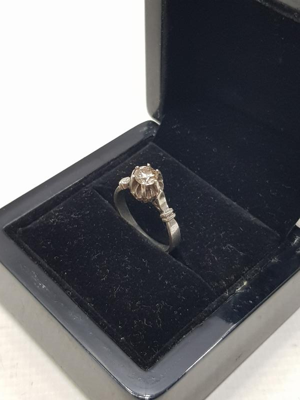 ANTİKA TEKTAŞ YÜZÜK