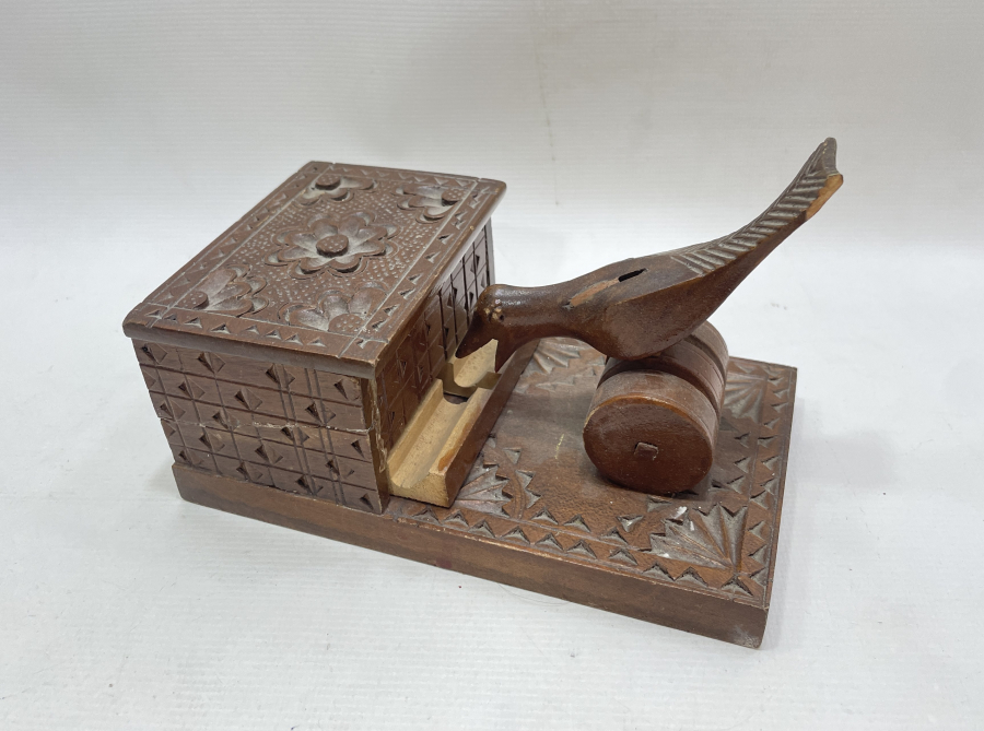 ÇALIŞIR DURUMDA TAMAMI İŞLEMELİ AHŞAP SİGARALIK