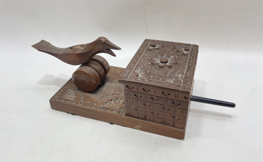 ÇALIŞIR DURUMDA TAMAMI İŞLEMELİ AHŞAP SİGARALIK