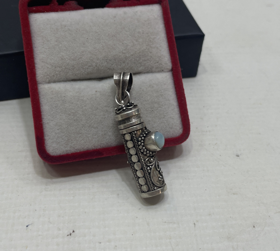 İÇİNDE DUA BULUNAN GÜMÜŞ VE DOĞAL TAŞLI CEVŞEN-İ KEBİR