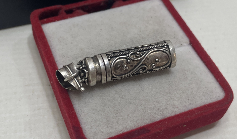 İÇİNDE DUA BULUNAN GÜMÜŞ VE DOĞAL TAŞLI CEVŞEN-İ KEBİR