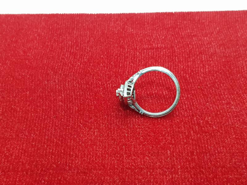 MEKİK FORMU PIRLANTA YÜZÜK