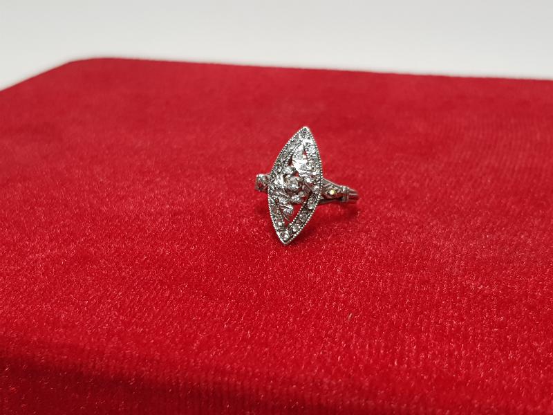 MEKİK FORMU PIRLANTA YÜZÜK