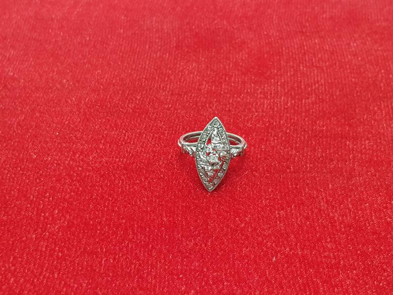 MEKİK FORMU PIRLANTA YÜZÜK