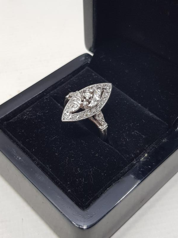 MEKİK FORMU PIRLANTA YÜZÜK