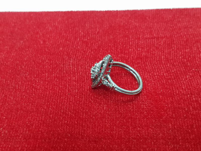 MEKİK FORMU PIRLANTA YÜZÜK