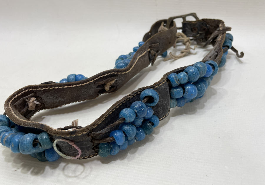 OSMANLI DÖNEMİ ŞAMAN KÜLTÜRÜ ÜFLEME CAM BUZAĞI SÜSÜ