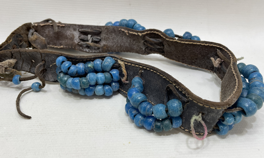 OSMANLI DÖNEMİ ŞAMAN KÜLTÜRÜ ÜFLEME CAM BUZAĞI SÜSÜ