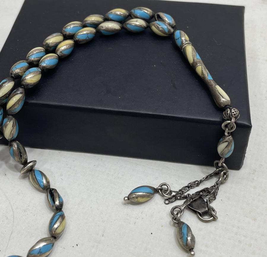 ÜZERİ KEHRİBAR VE TURKUAZ TAŞLI GÜMÜŞ TESPİH