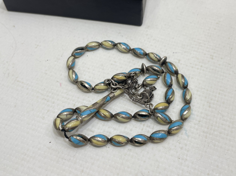 ÜZERİ KEHRİBAR VE TURKUAZ TAŞLI GÜMÜŞ TESPİH