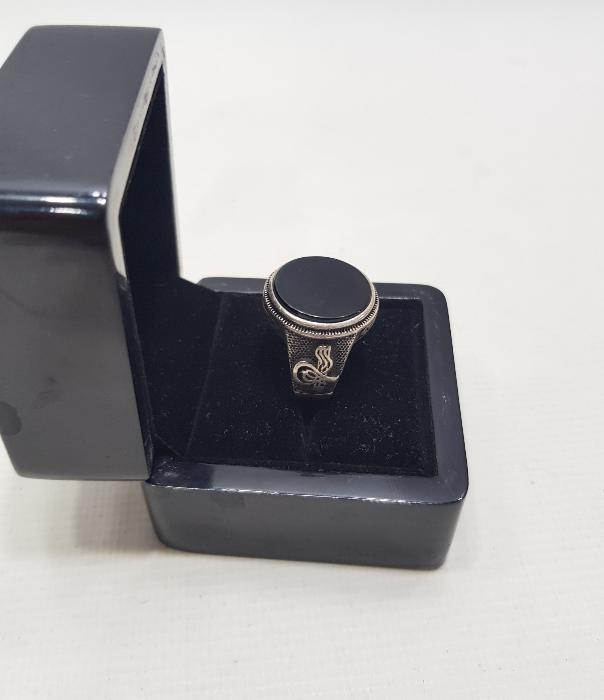 AKİK TAŞLI TUĞRALI GÜMÜŞ ERKEK YÜZÜĞÜ