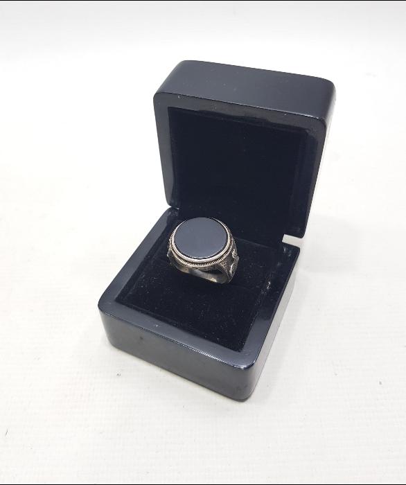 AKİK TAŞLI TUĞRALI GÜMÜŞ ERKEK YÜZÜĞÜ