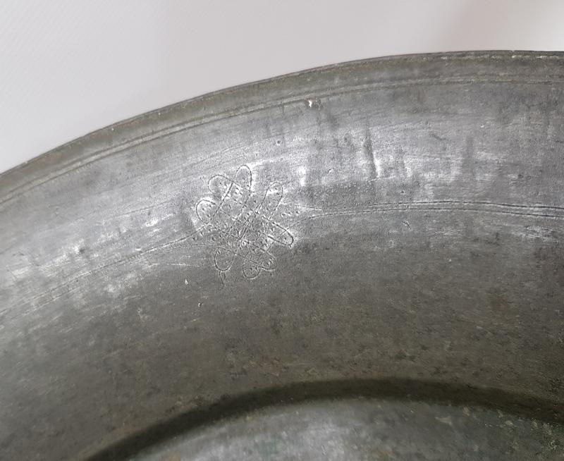 ÜZERİ SAZ TUĞRALI VE OSMANLICA YAZILI KUZU LENGERİ 