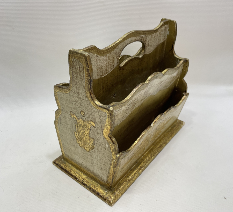 AHŞAP ÜZERİ ALTIN VARAKLI NADİR FORMDA LEVANTEN İŞİ GAZETELİK - MEKTUPLUK