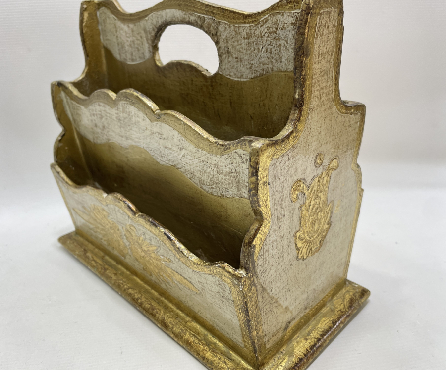 AHŞAP ÜZERİ ALTIN VARAKLI NADİR FORMDA LEVANTEN İŞİ GAZETELİK - MEKTUPLUK