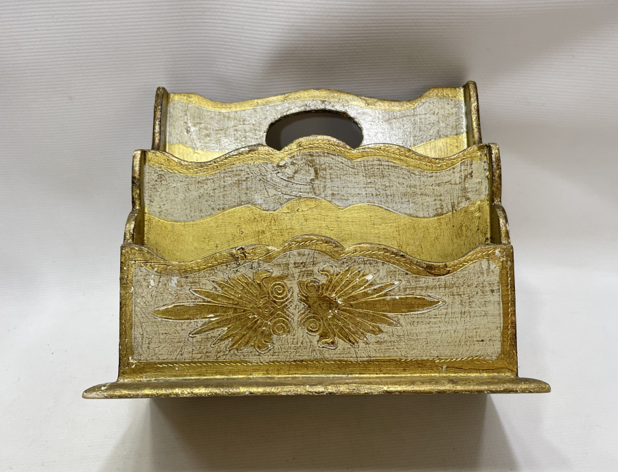 AHŞAP ÜZERİ ALTIN VARAKLI NADİR FORMDA LEVANTEN İŞİ GAZETELİK - MEKTUPLUK