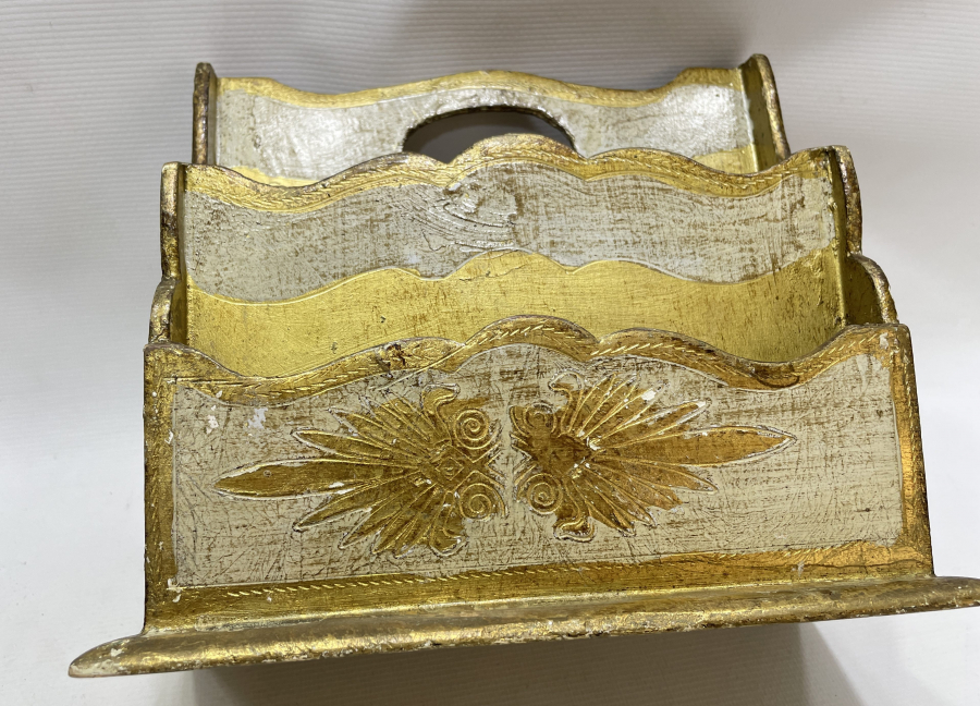 AHŞAP ÜZERİ ALTIN VARAKLI NADİR FORMDA LEVANTEN İŞİ GAZETELİK - MEKTUPLUK