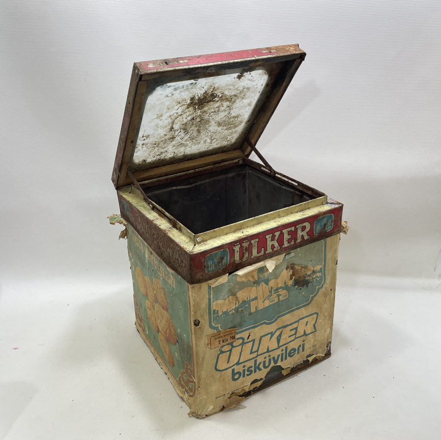 BÜYÜK BOY ANTİKA KAPAKLI ÜLKER BİSKÜVİ KUTUSU