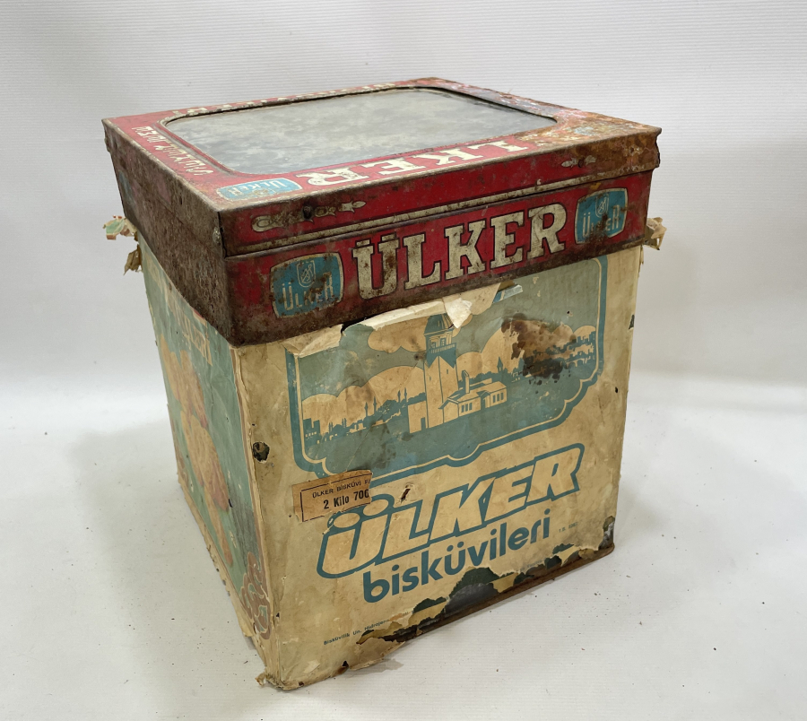 BÜYÜK BOY ANTİKA KAPAKLI ÜLKER BİSKÜVİ KUTUSU