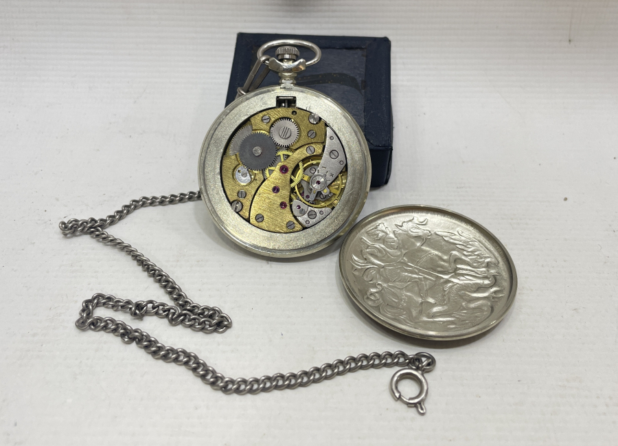 ÇİFT BAŞLI KARTAL GÖRSELLİ AVCI KASA KURMALI CEP SAATİ