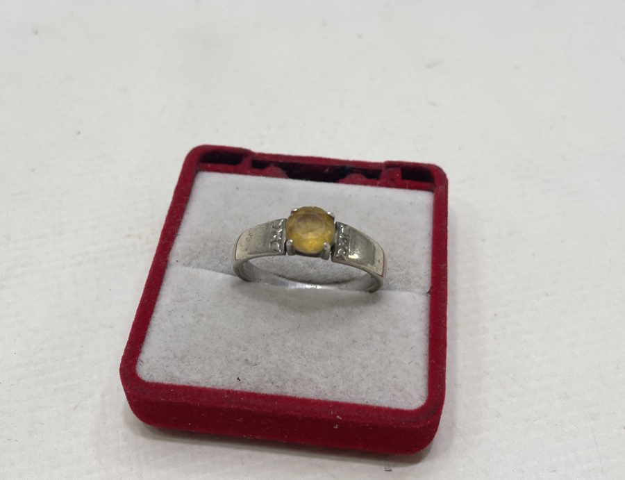 FASETA KESİMLİ PIRLANTA VE KEHRİBAR TAŞINDAN ÖZEL YAPIM ANTİKA GÜMÜŞ YÜZÜK