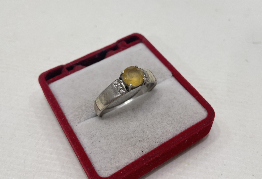 FASETA KESİMLİ PIRLANTA VE KEHRİBAR TAŞINDAN ÖZEL YAPIM ANTİKA GÜMÜŞ YÜZÜK