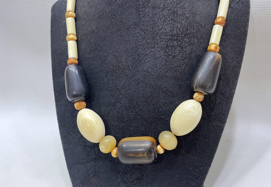 FİL DİŞİ BOYNUZ VE KEMİKTEN YAPILMIŞ BÜYÜK BOY ANTİKA GERDANLIK