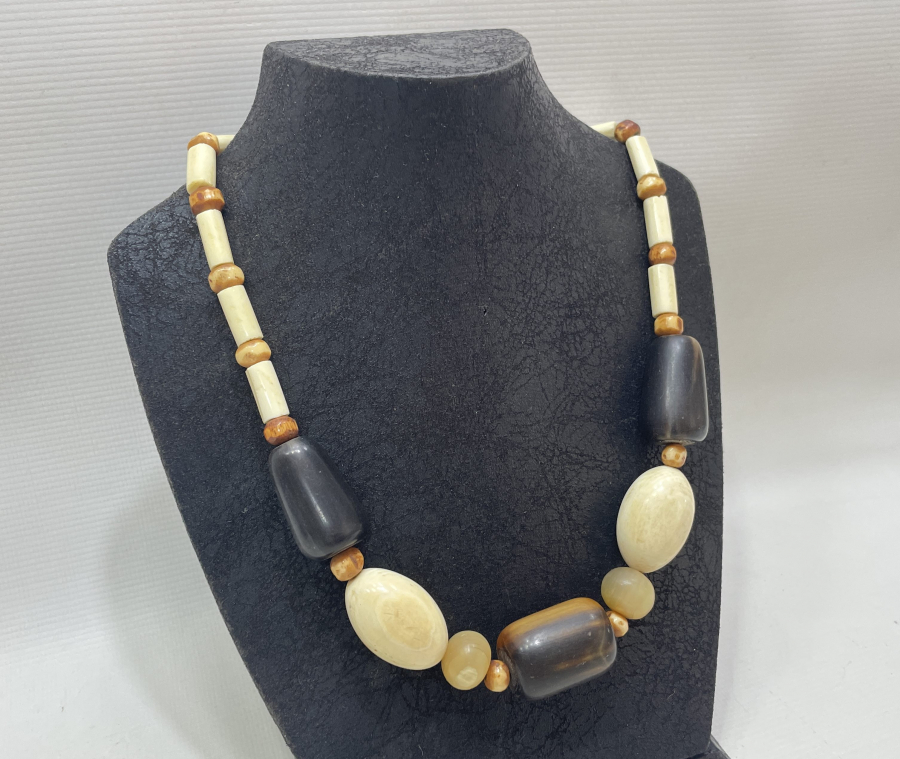 FİL DİŞİ BOYNUZ VE KEMİKTEN YAPILMIŞ BÜYÜK BOY ANTİKA GERDANLIK