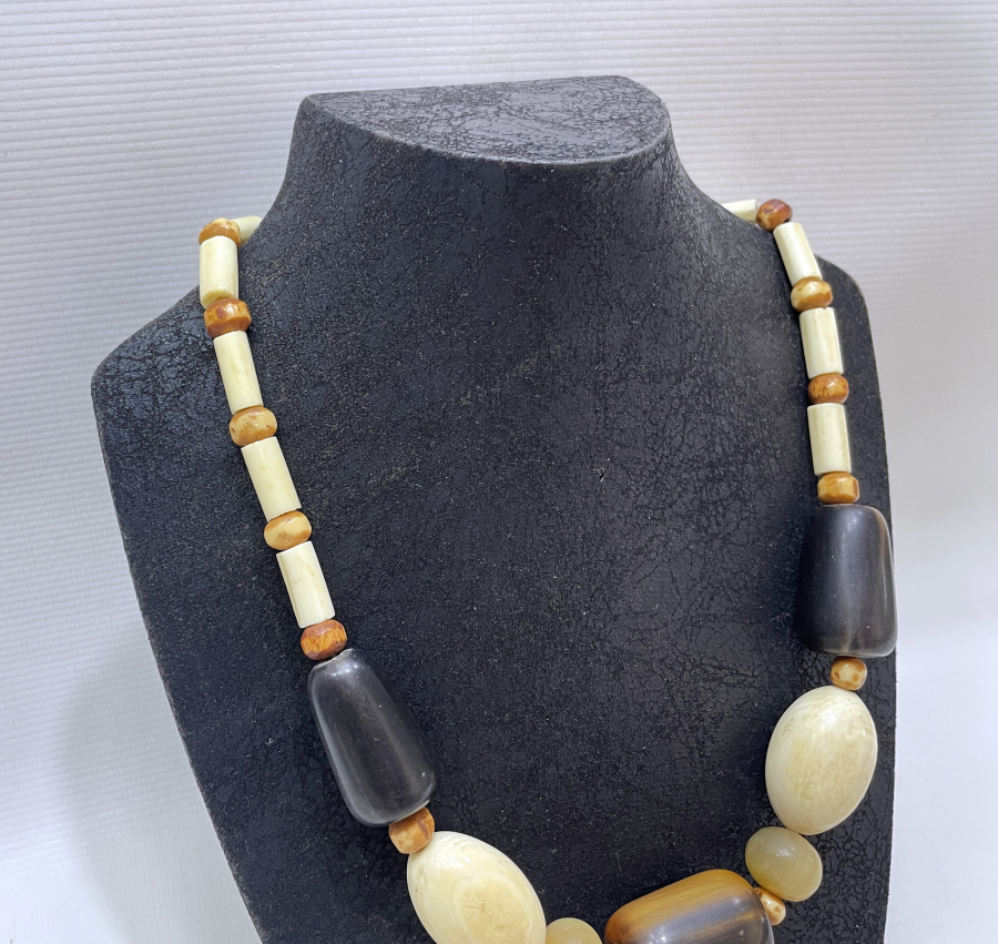 FİL DİŞİ BOYNUZ VE KEMİKTEN YAPILMIŞ BÜYÜK BOY ANTİKA GERDANLIK