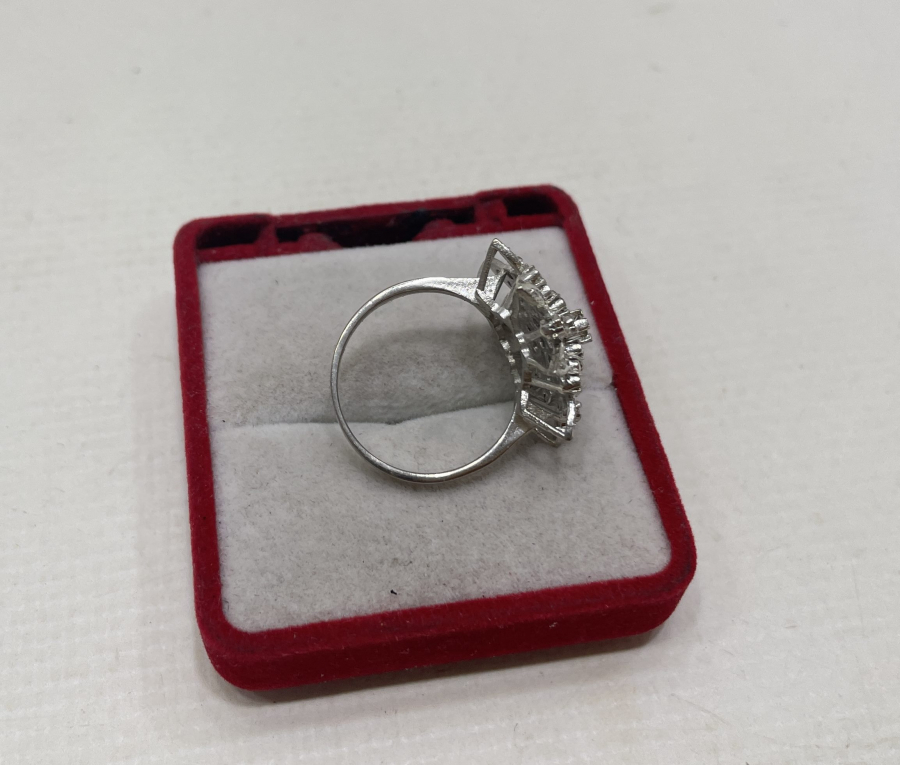 GÜNEŞ FORMUNDA PIRLANTA TAŞLI ANTİKA YÜZÜK