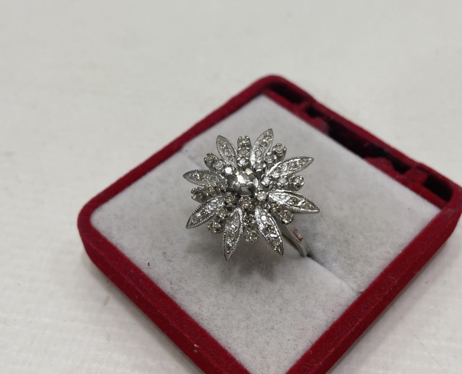 GÜNEŞ FORMUNDA PIRLANTA TAŞLI ANTİKA YÜZÜK