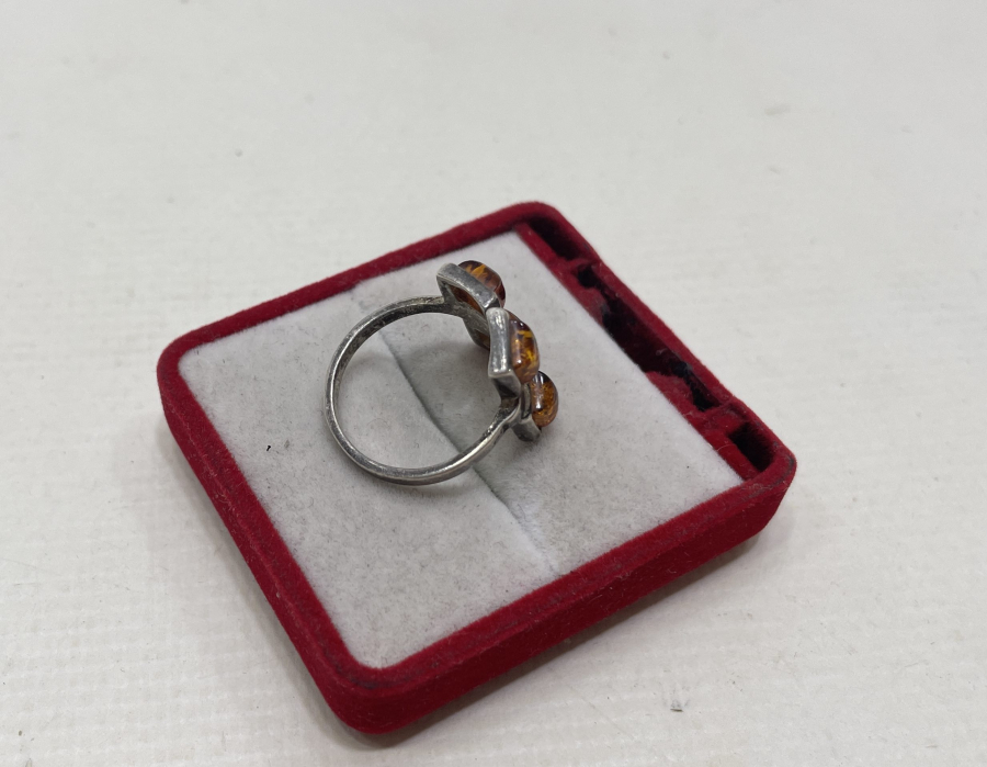 İÇLERİ FOSİLLİ DAMLA KEHRİBARLI ÖZEL YAPI YÜZÜK