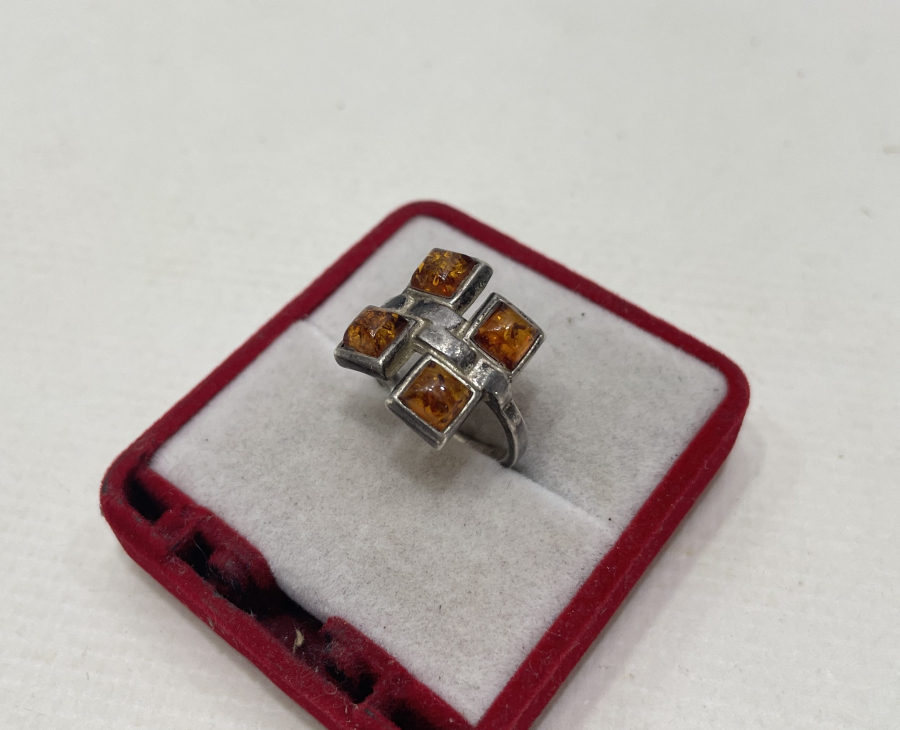 İÇLERİ FOSİLLİ DAMLA KEHRİBARLI ÖZEL YAPI YÜZÜK