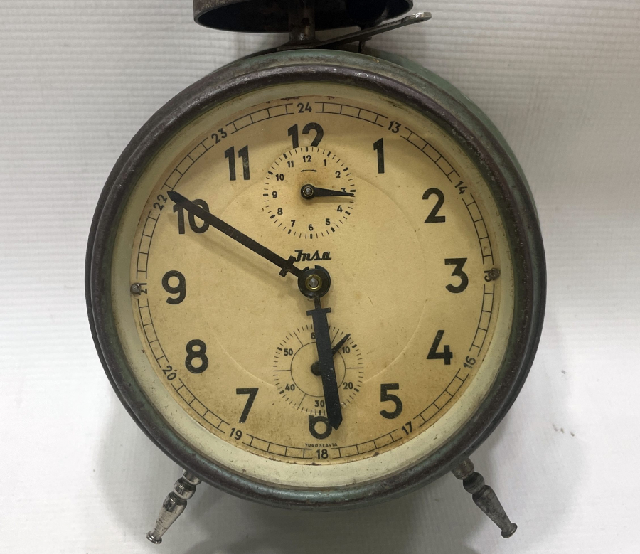 KURMALI ANTİKA MASA SAATİ