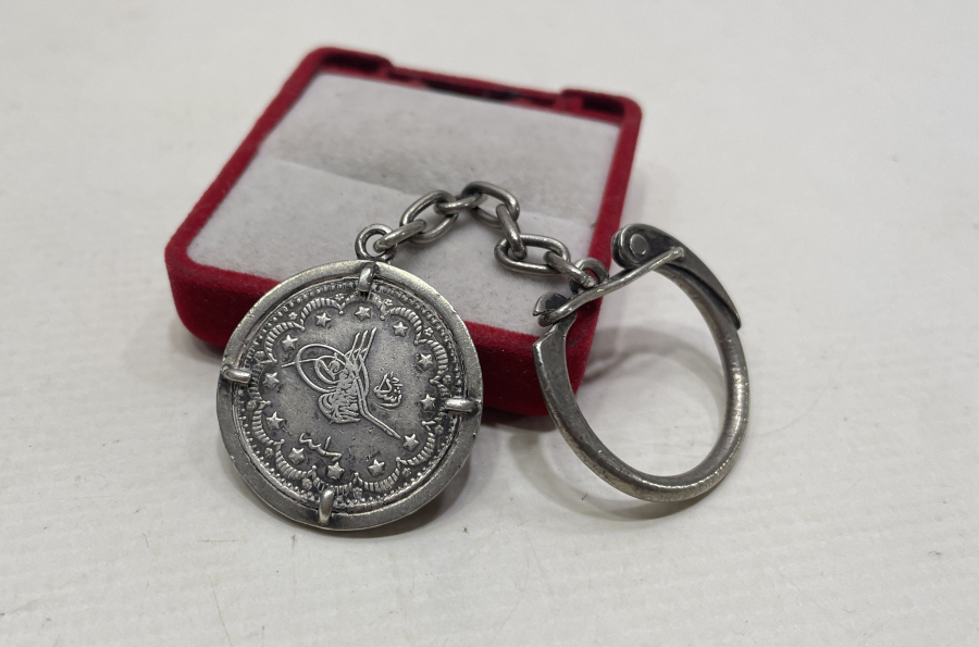 MEHMED REŞAD HAN DÖNEMİ GÜMÜŞ 5 KURUŞTAN YAPILMIŞ ANAHTARLIK