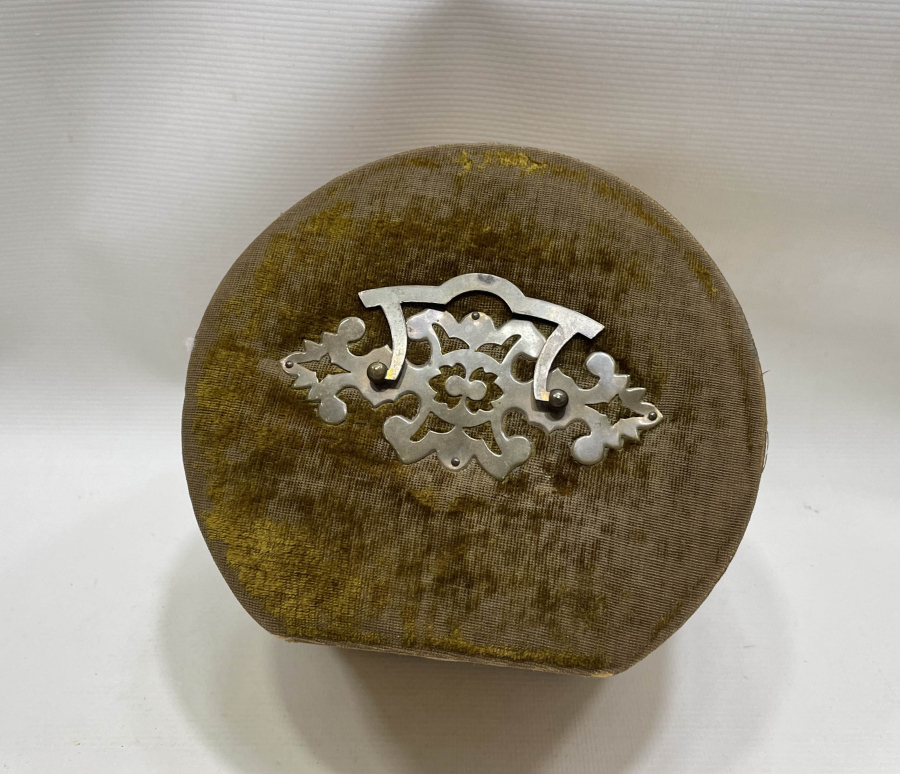 OSMANLI DÖNEMİ BÜYÜK BOY İPEK İŞLEMELİ MÜCEVHER KUTUSU