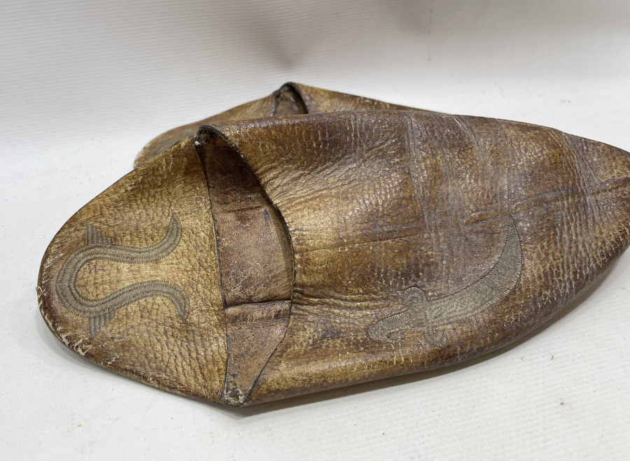 OSMANLI DÖNEMİ DERİ ÜZERİ SIRMA İŞÇİLİKLİ DAMAT TERLİĞİ