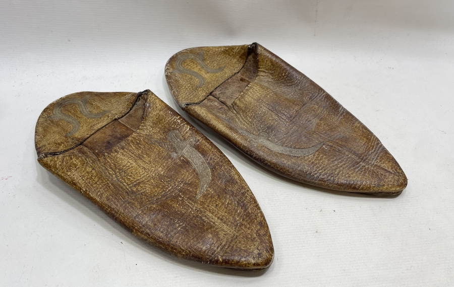 OSMANLI DÖNEMİ DERİ ÜZERİ SIRMA İŞÇİLİKLİ DAMAT TERLİĞİ