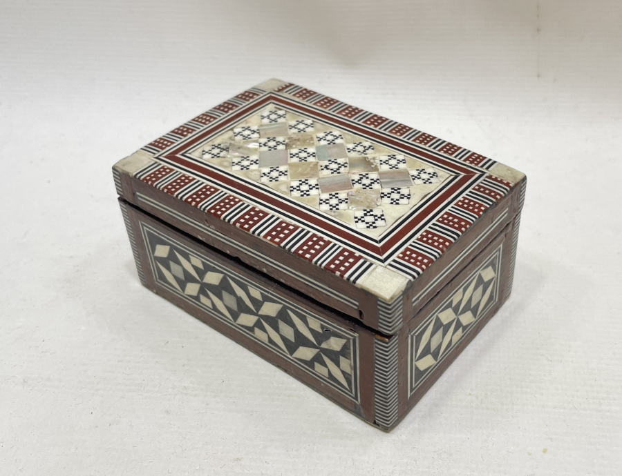 MARKÜTERİ İŞÇİLİKLİ ANTİKA MÜCEVHER KUTUSU