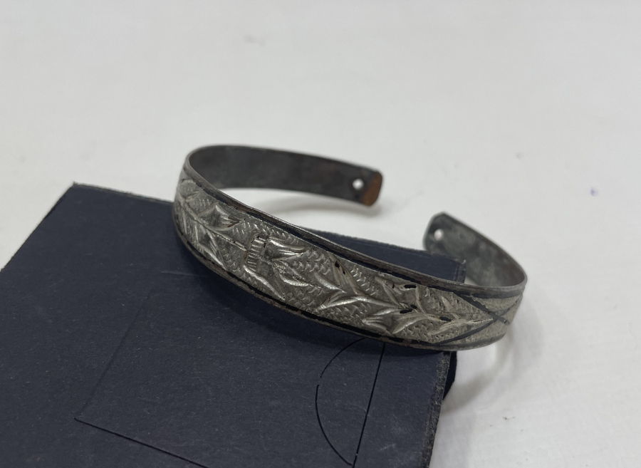 ÜZERİ LALE İŞÇİLİKLİ OSMANLI DÖNEMİ SAVATLI BİLEZİK