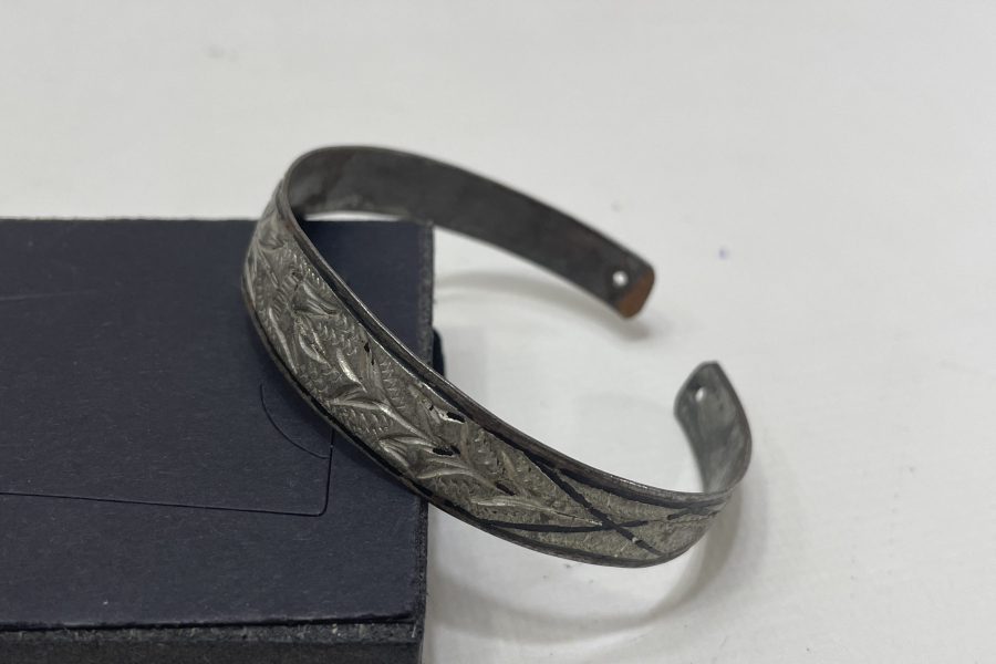 ÜZERİ LALE İŞÇİLİKLİ OSMANLI DÖNEMİ SAVATLI BİLEZİK